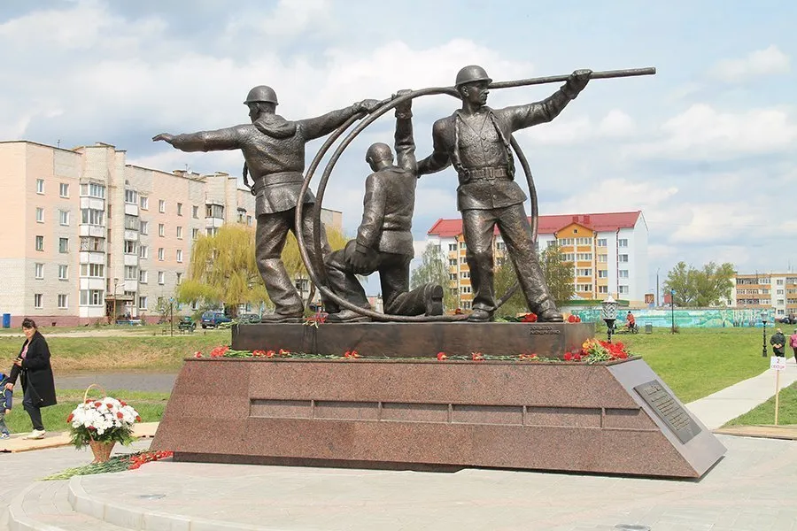 Памятный знак энергетикам – ликвидаторам аварии на ЧАЭС