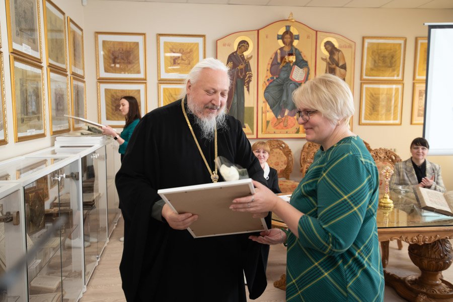 Конференция «Пути сотрудничества светской библиотеки и церкви: духовное возрождение через православную литературу»