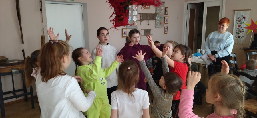 Агууу, вясна, агууу, красна! Што ты нам прынясла?