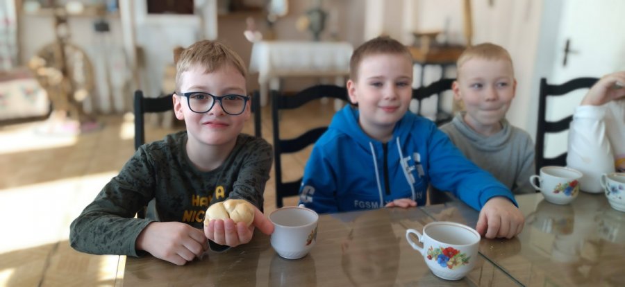 Агууу, вясна, агууу, красна! Што ты нам прынясла?