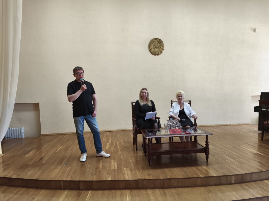 Презентация сборника песен «Помолимся, живые!» Аллы Наумовой