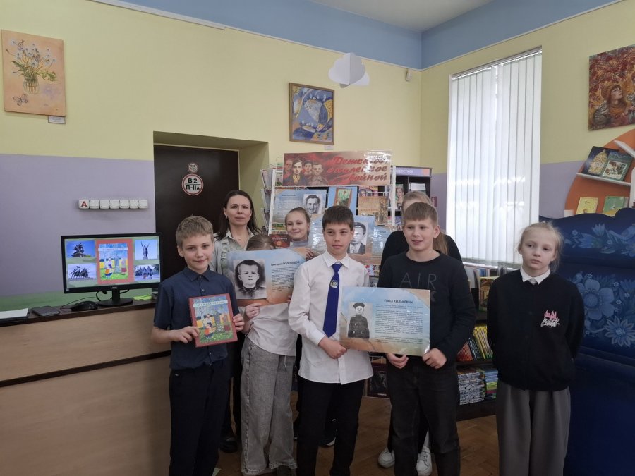 Громкие чтения сборника рассказов «Помнік герою»