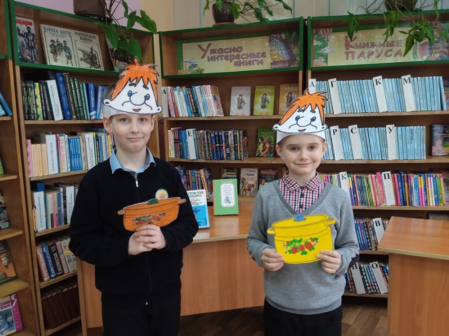 Смешной человечек на крыше живет