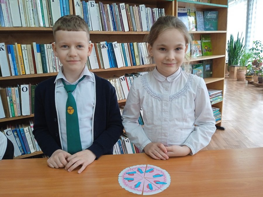 Смешной человечек на крыше живет