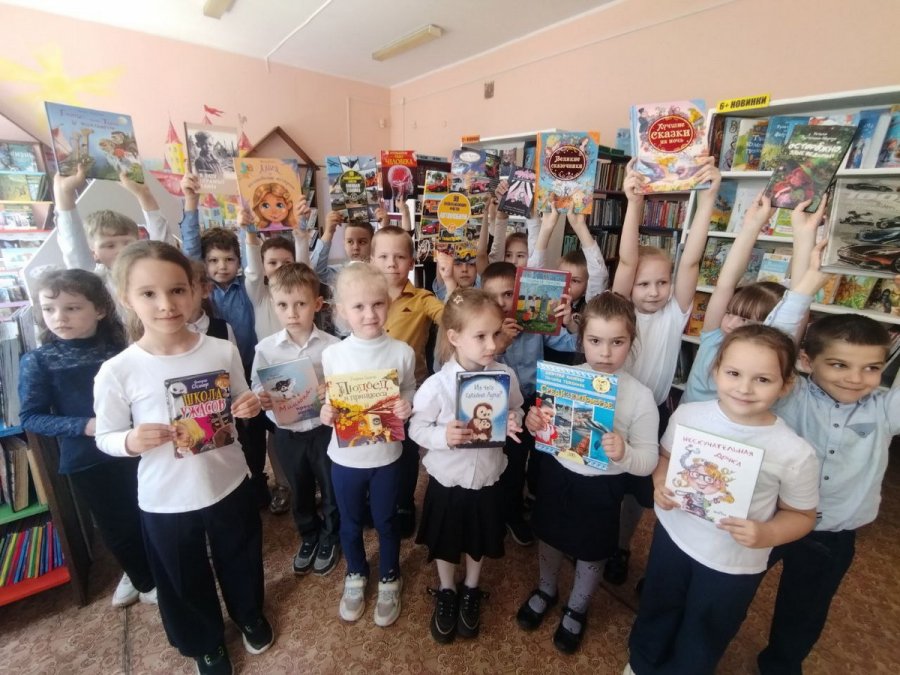 Улыбнитесь книжки – к нам пришли детишки