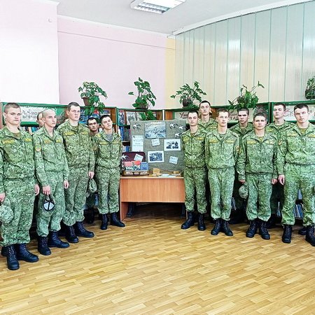 Ленинград жив!