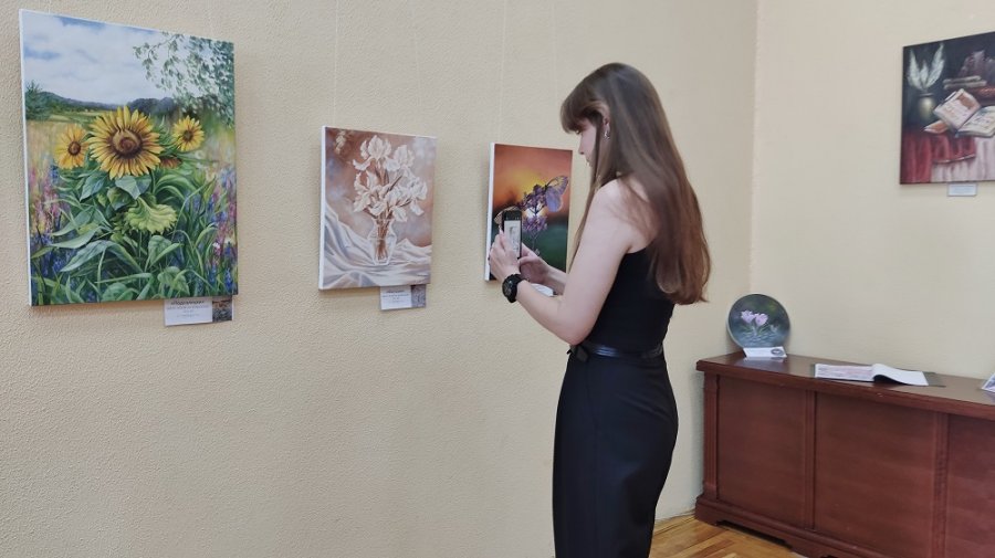 Выставка живописи «Краски лета»