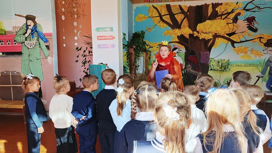 Первоклассники в библиотеке