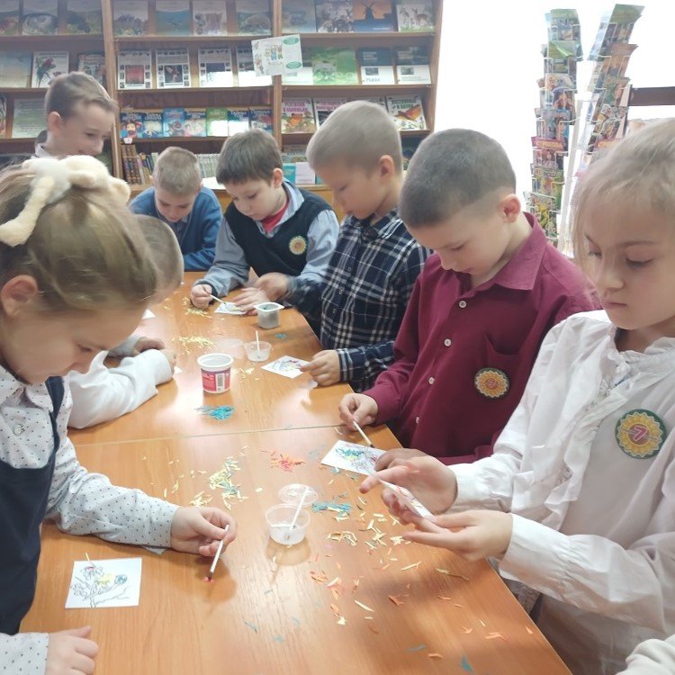 Непоседа, невеличка – желторотая синичка