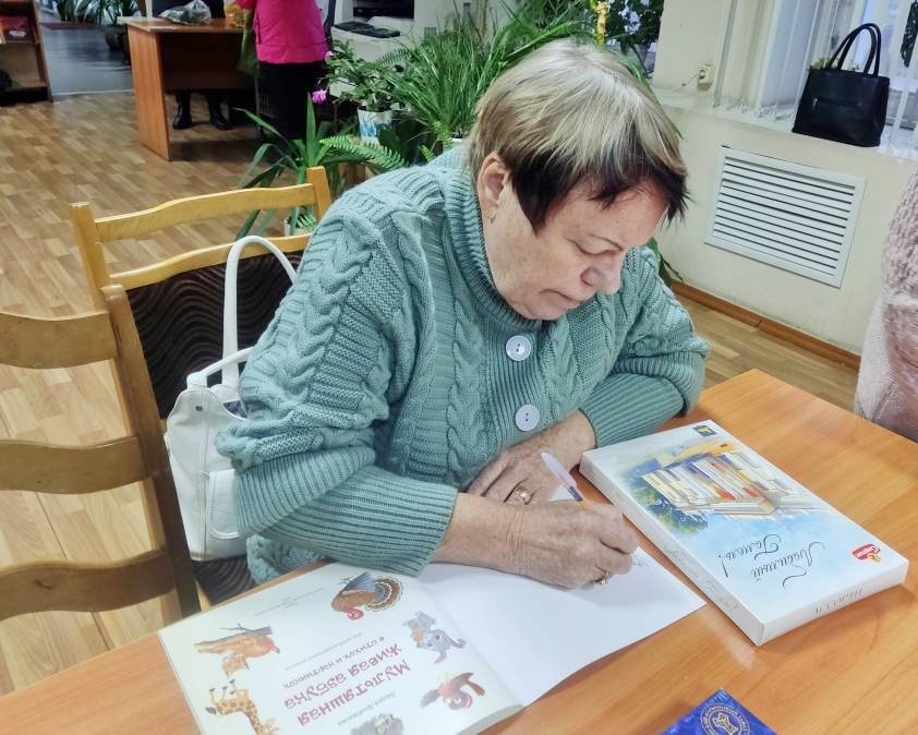 Кроплі золата восень губляе…