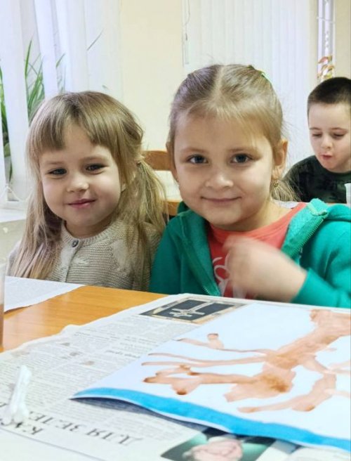 Красок яркий мир