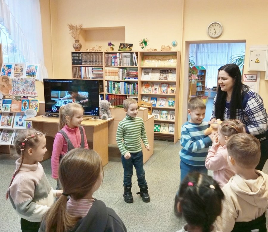 А у нас во дворе…