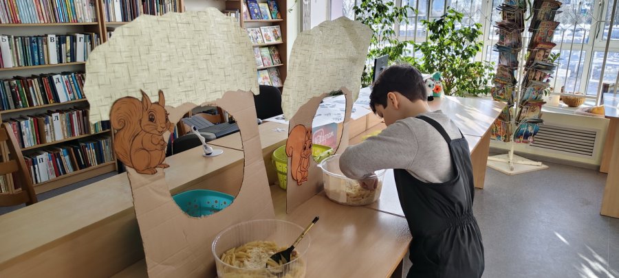 Кто прекрасно спит зимой в ямках, в норках, под водой?