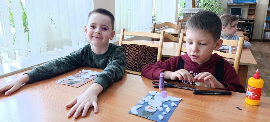 Появился во дворе он в холодном январе