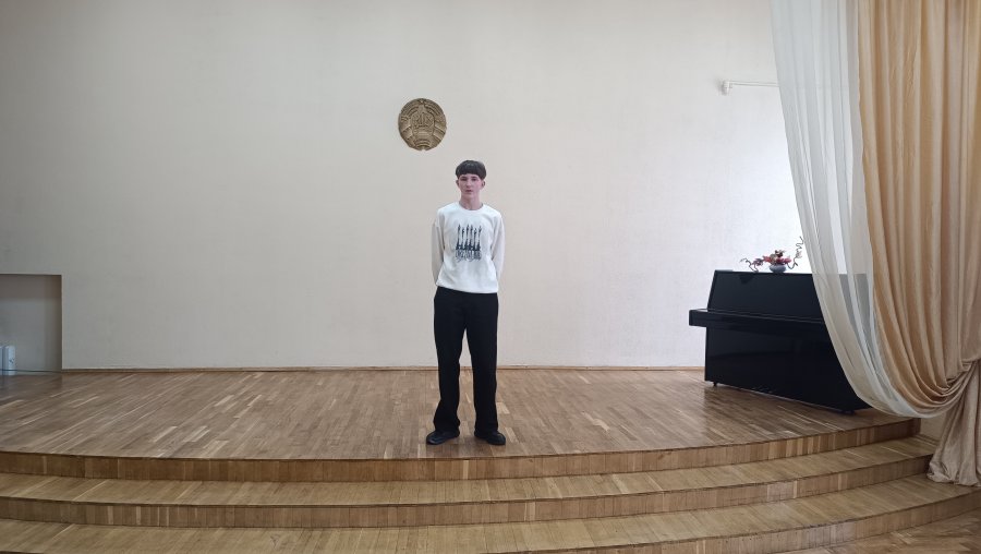 Городской конкурс чтецов «Послушайте!» «Я знаю, что все женщины прекрасны»