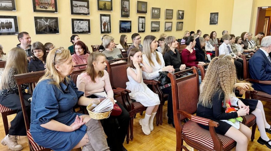 Слагая буквы – славим Творца