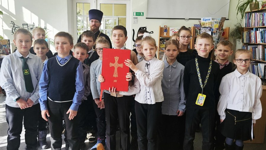 Свет добра из-под обложки