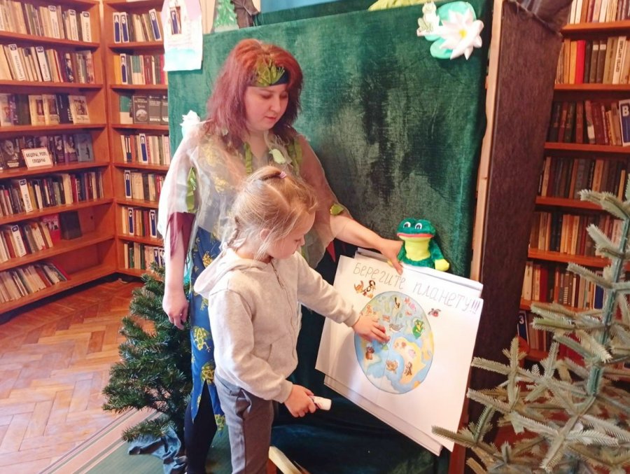 Как Баба Яга и Кикимора лес спасали