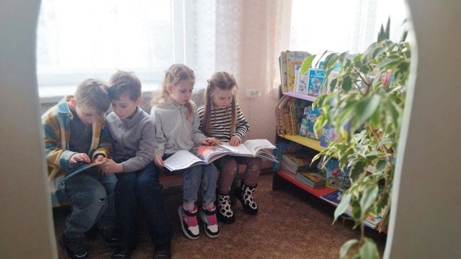 Улыбнитесь, книжки! К нам пришли детишки»