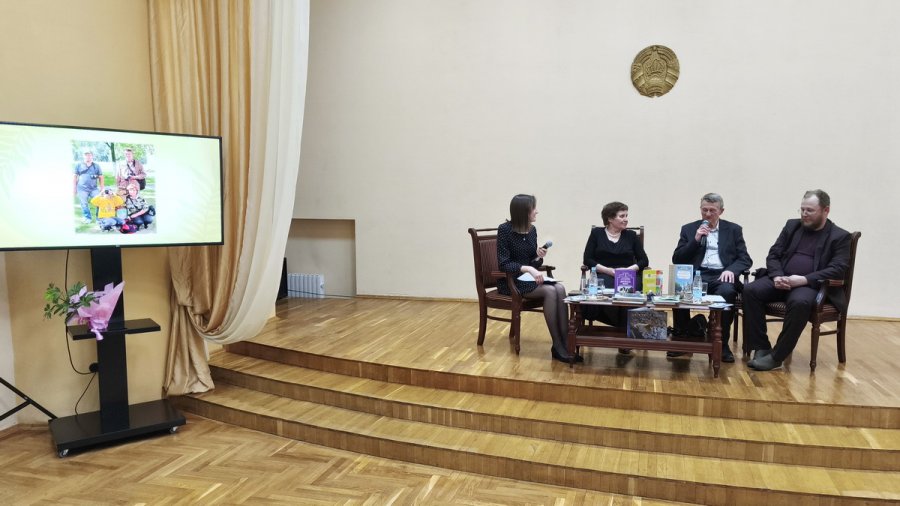 Творческая встреча с писательской семьей Шестаковых