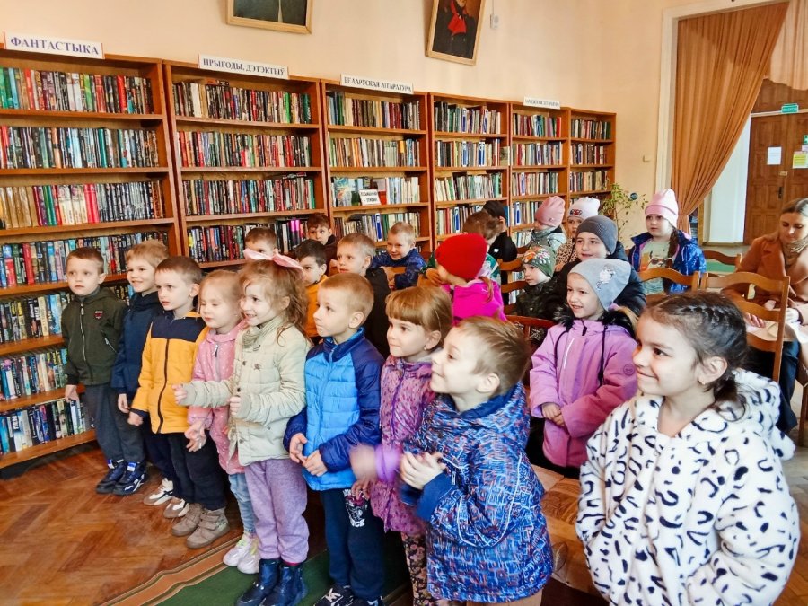 Как Баба Яга и Кикимора лес спасали