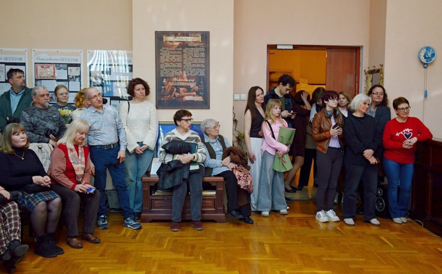 Выставка Ольги Копачёвой «Ритмы улиц»