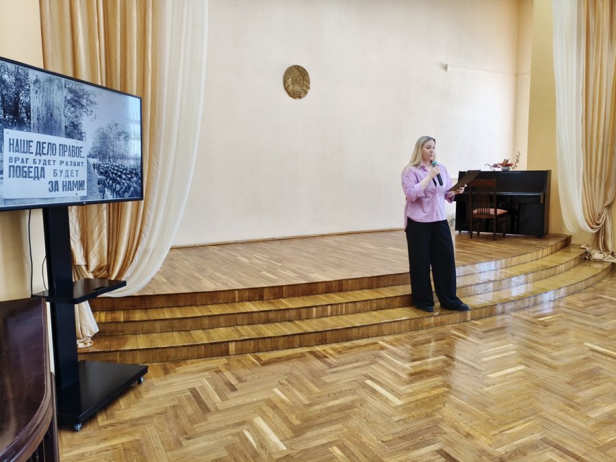 Этих дней не смолкнет слава!