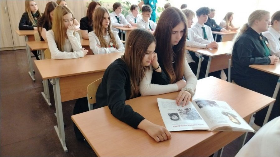 Этих дней не смолкнет слава!