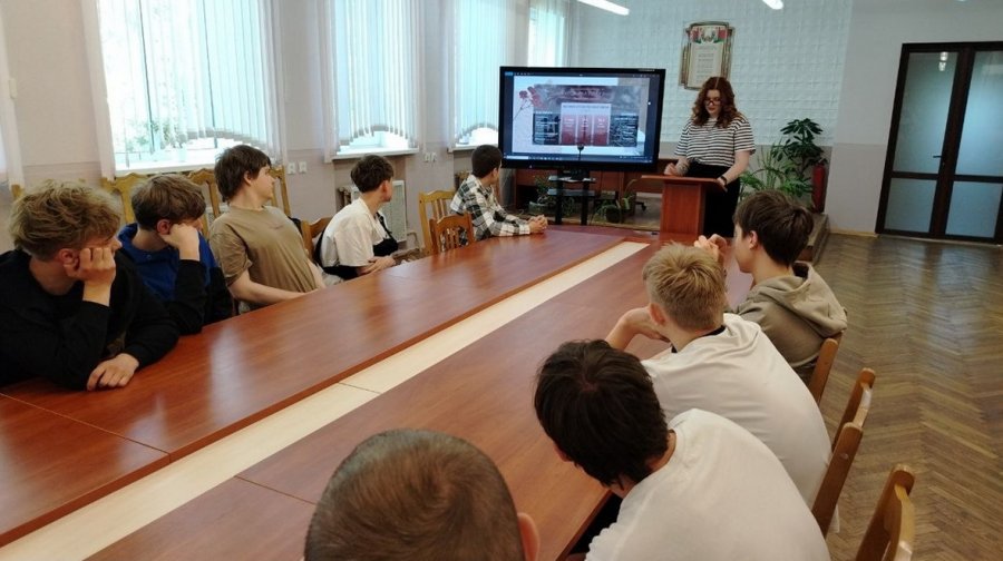 Этих дней не смолкнет слава!