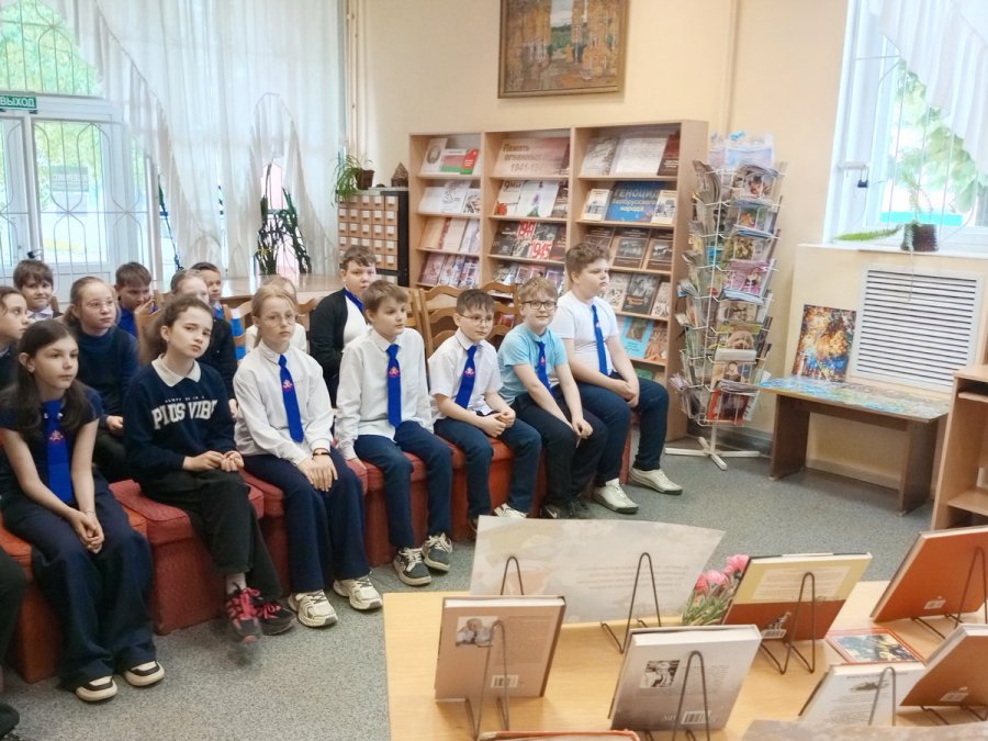 Этих дней не смолкнет слава!